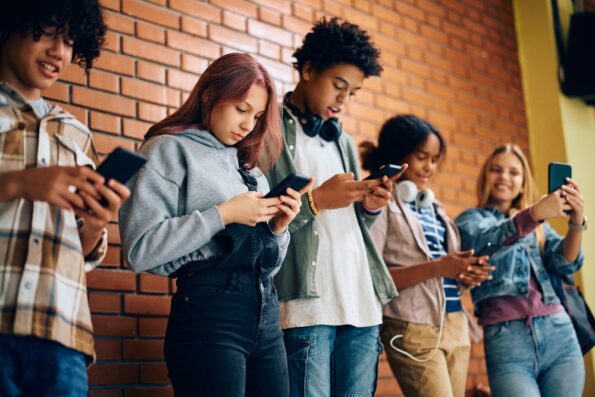 Social Media Addiction Rehab - Social Media Addiction Treatment