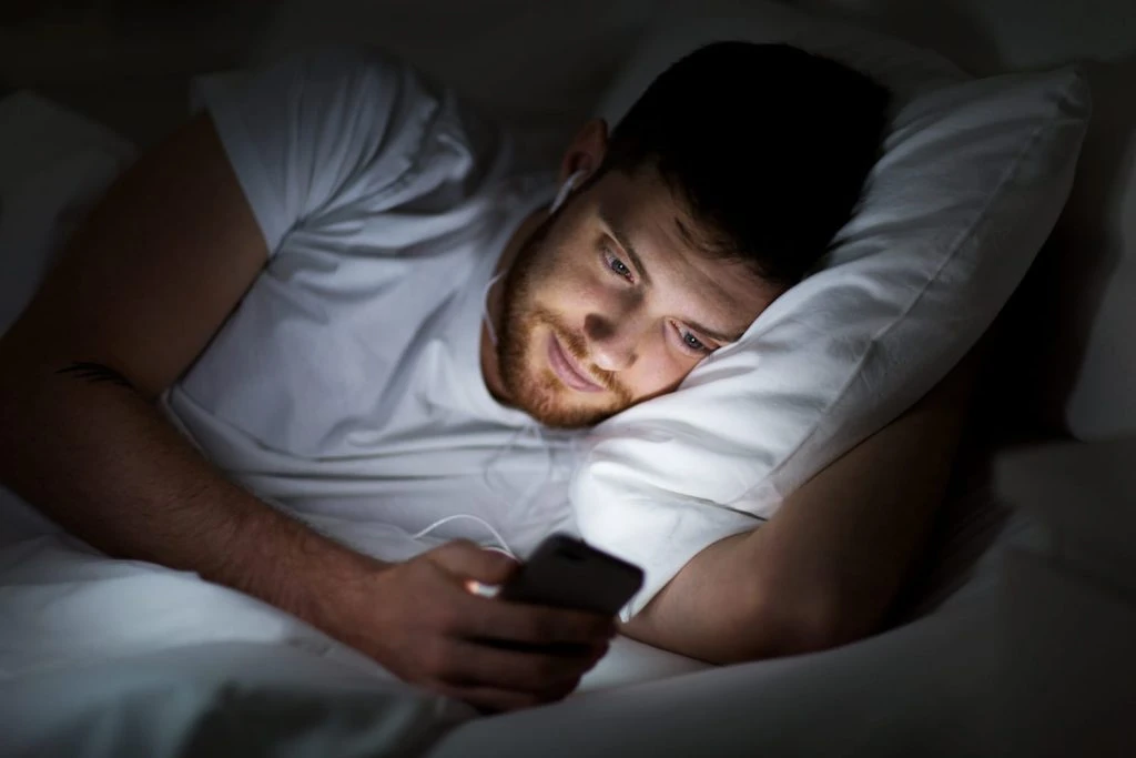 Does Social Media Affect Sleep